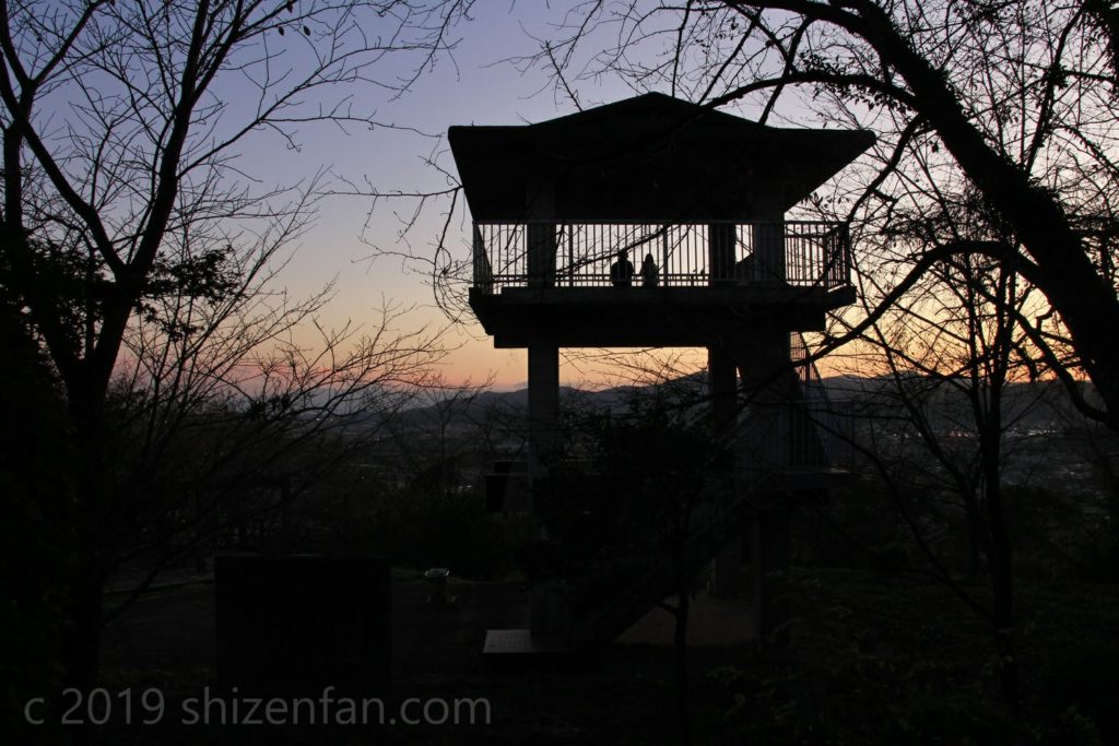 佐賀県小城市 夕暮れ時の千葉公園展望台