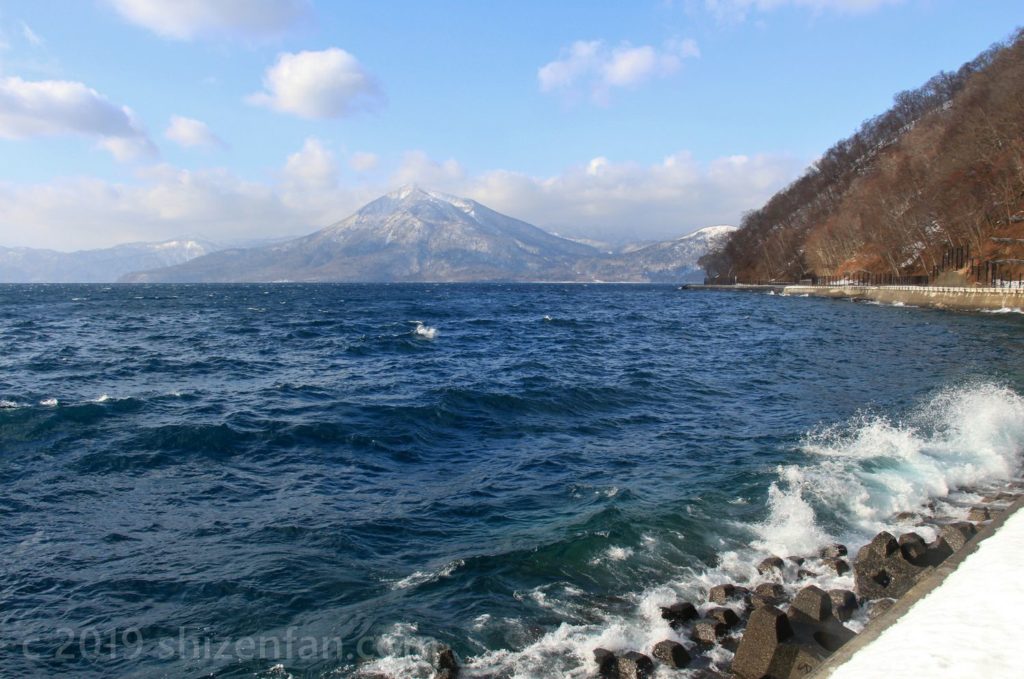 冬の支笏湖・恵庭岳