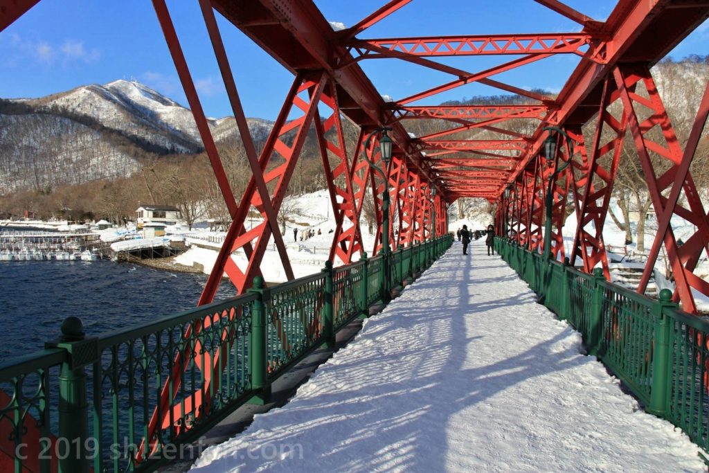 冬の支笏湖・山線鉄橋