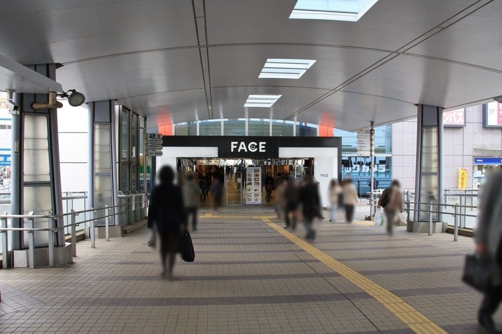 船橋駅からFACEへの連結路