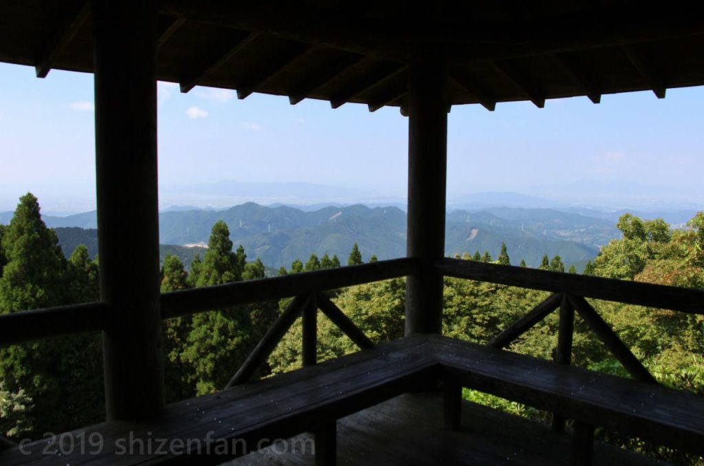 熊本・釈迦院御坂（日本一の階段）頂上の展望東屋からの眺め